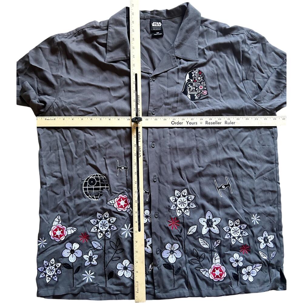 Star Wars Dark Side Floral Button-Up Men’s Gray Our Universe Embroidery Sz 2X - Picture 6 of 8